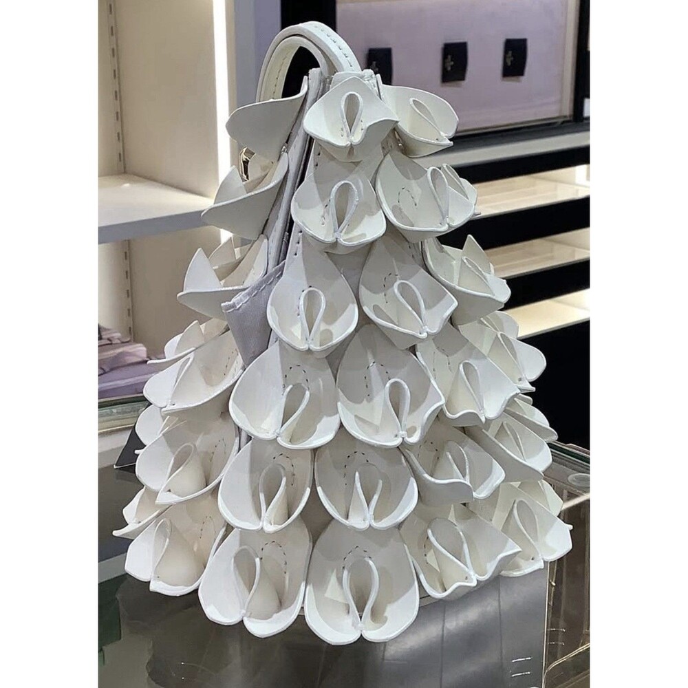 Kate Spade Winter Pine 3D Tree Wristlet Bag Novelty Purse White KM753 NWT